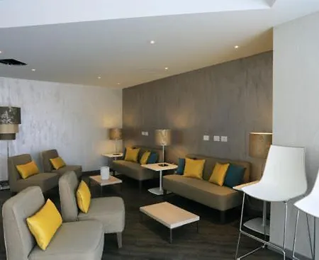 מלון Turin Airport & 4*