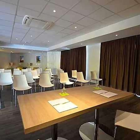 מלון Turin Airport & 4*