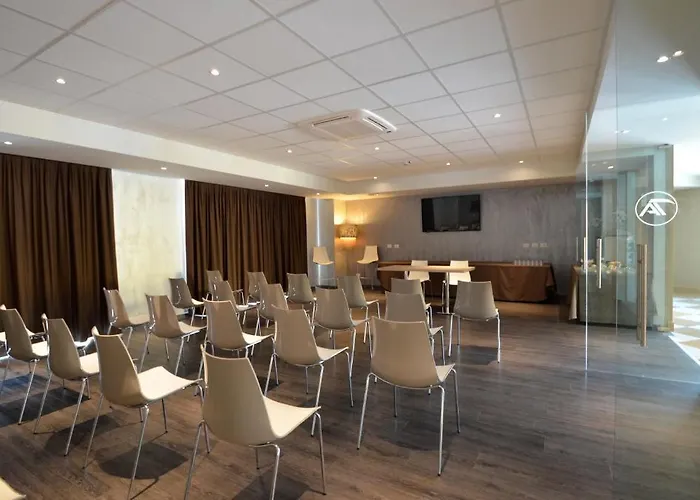 Turin Airport & Otel San Francesco al Campo